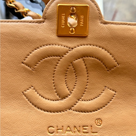 Chanel Vintage Flap in Beige - Picture 11 of 12